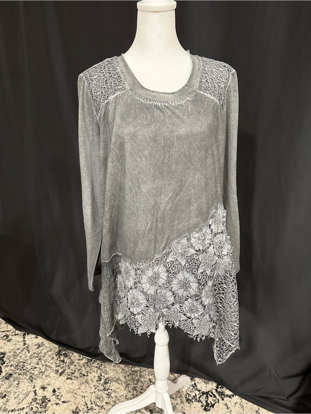 Simply Couture Gray Crochet Hem Long Sleeve Tunic